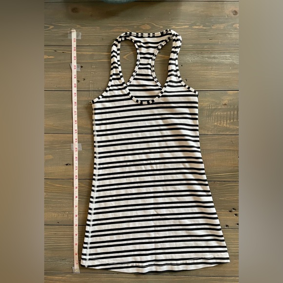 Lululemon Size 0 / 2 Tank Top.. Great condition. - Picture 3 of 5